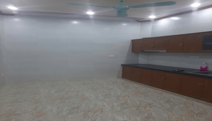 Cho thuê Ở NHÓM 4 NGƯỜI nhà  ngõ 337 Định Công, 35m2 x 2.5  tầng, 2 ngủ, 2 wc, 7.5 Triệu